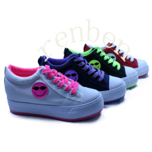 New Arriving Hot Women′s Selling Casual Canvas Shoes